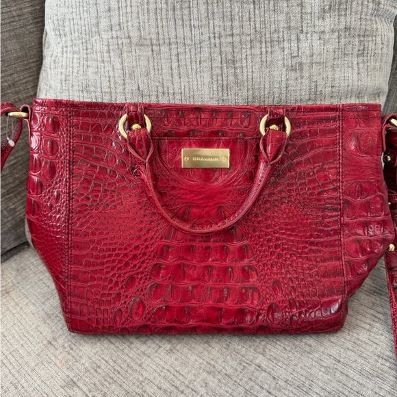 Brahmin Arno handbag in Rouge
Glossy Melbourne small leather bag - Picture 10 of 15